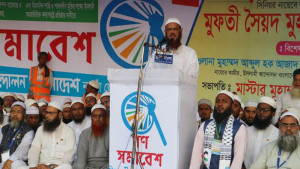 ‘দেশের মানুষ জীবন দিয়েছে, আর উপদেষ্টা বানানো হচ্ছে বিদেশি চাটুকারদের’