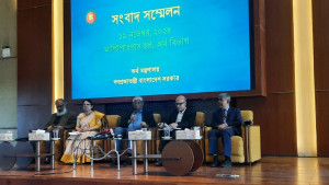 বাজারে গিয়ে আমারও দুঃখ লাগে: অর্থ উপদেষ্টা