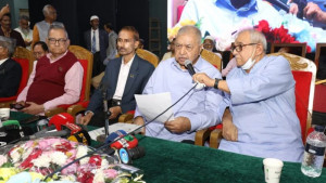 সব সমস্যা সমাধানে জাতীয় সংলাপের আহ্বান ড. কামালের