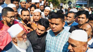 চট্টগ্রামে সাইফুলের জানাজায় সারজিস-হাসনাত