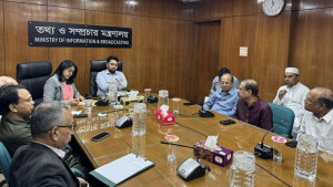 নির্ভয়ে সংবাদ পরিবেশন করুন, সাংবাদিকদের উদ্দেশে তথ্য উপদেষ্টা  