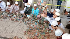 পাগলা মসজিদে সাড়ে ৯ ঘণ্টায় মিলেছে ৭ কোটি ৫০ লাখ টাকা, চলছে গণনা