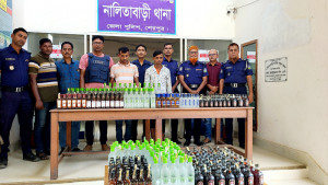 শেরপুরে বিপুল পরিমাণ মদসহ আটক ২