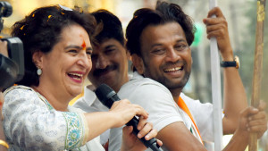 বিশাল জয় পাচ্ছেন প্রিয়াঙ্কা গান্ধী