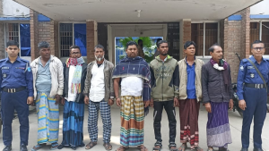 সদরপুরে বিদ্যালয়ের পাশে জুয়ার আসর, আটক ৭