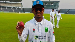 ঢাকা মেট্রোকে হারালেন এনামুল-মাহেদী 