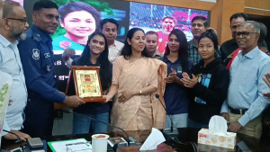 ঠাকুরগাঁওয়ে সাফ জয়ী তিন খেলোয়াড়কে সংবর্ধনা