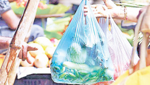 পলিথিন নিষিদ্ধকরণই যথেষ্ট নয়