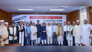 গণমাধ্যমের স্বাধীনতা রক্ষার প্রতিশ্রুতি রাজনীতিবিদদের