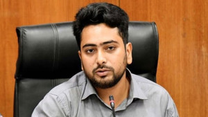 ফ্যাসিস্ট সরকারের লুট করা টাকা গুজব ছড়াতে ব্যবহার হচ্ছে: তথ্য উপদেষ্টা