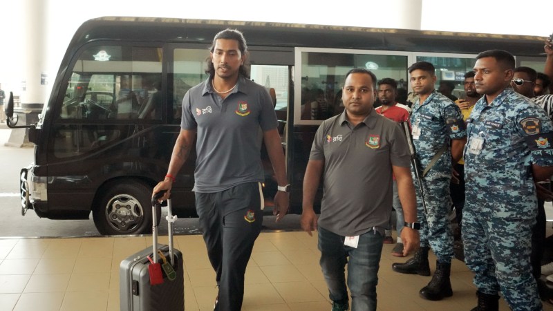 আফগানিস্তান সিরিজ খেলতে দেশ ছাড়লেন ক্রিকেটাররা আফগানিস্তান সিরিজ খেলতে দেশ ছাড়লেন ক্রিকেটাররা