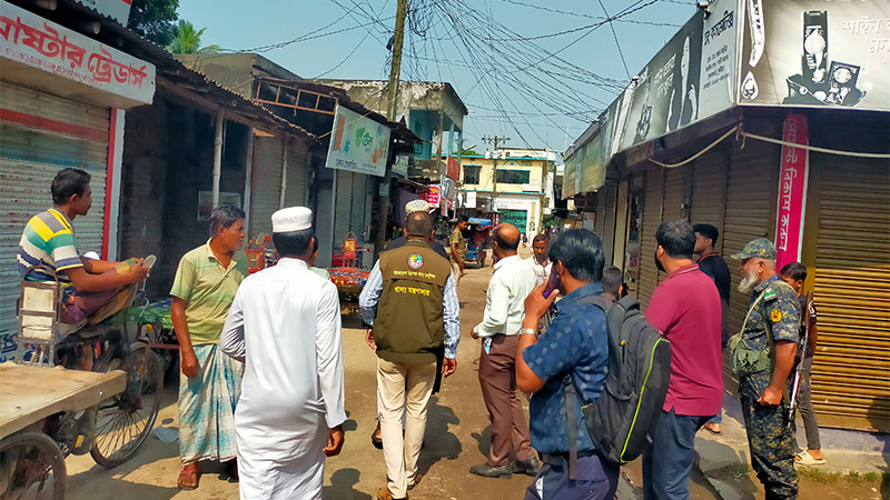 রেস্তোরাঁর ফ্রিজে পচাবাসি খাবার-তেলাপোকা, ৪ ব্যবসায়ীকে জরিমানা রেস্তোরাঁর ফ্রিজে পচাবাসি খাবার-তেলাপোকা, ৪ ব্যবসায়ীকে জরিমানা