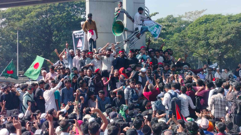 দ্রুত ইসকন নিষিদ্ধের দাবি হাসনাত-সারজিসের দ্রুত ইসকন নিষিদ্ধের দাবি হাসনাত-সারজিসের
