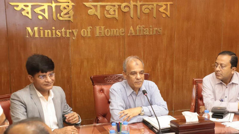 ফুটপাতে কোনো দোকান থাকবে না: স্বরাষ্ট্র উপদেষ্টা ফুটপাতে কোনো দোকান থাকবে না: স্বরাষ্ট্র উপদেষ্টা