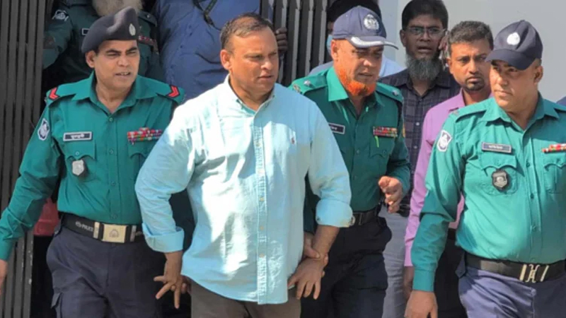 ‘বলে দিলে হয় আপনাদের ফাঁসি রেডি, দড়ি দিলেই হয়’ ‘বলে দিলে হয় আপনাদের ফাঁসি রেডি, দড়ি দিলেই হয়’