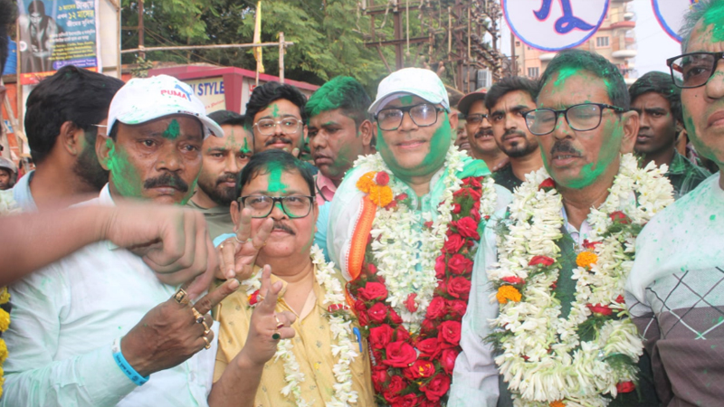 পশ্চিমবঙ্গে ৬ আসনেই জয় পেল তৃণমূল পশ্চিমবঙ্গে ৬ আসনেই জয় পেল তৃণমূল