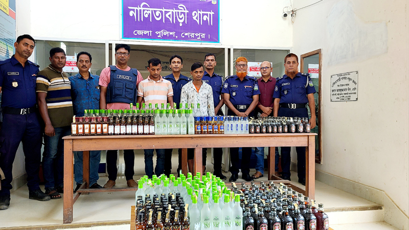 শেরপুরে বিপুল পরিমাণ মদসহ আটক ২ শেরপুরে বিপুল পরিমাণ মদসহ আটক ২