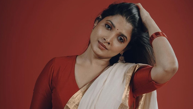 ফাঁস হওয়া ভিডিও নিয়ে হৈচৈ ফাঁস হওয়া ভিডিও নিয়ে হৈচৈ