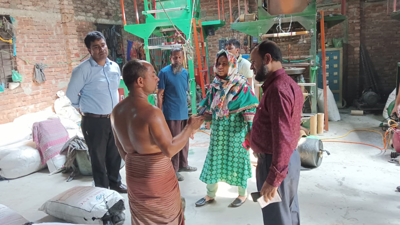 কারখানায় পরিবেশ অধিদপ্তরের অভিযান, ৭৪৬ কেজি পলিথিন জব্দ কারখানায় পরিবেশ অধিদপ্তরের অভিযান, ৭৪৬ কেজি পলিথিন জব্দ
