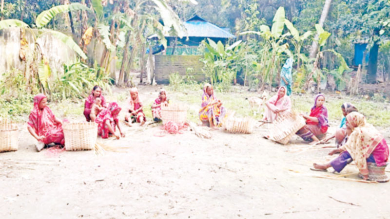 কুটিরশিল্প বিকাশেও সিন্ডিকেট বাধা কুটিরশিল্প বিকাশেও সিন্ডিকেট বাধা