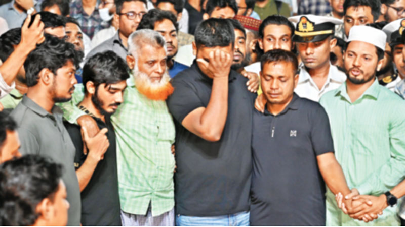 আবদুল্লাহ কষ্ট ঘোচাবে, স্বপ্ন দেখতেন মা-বাবা আবদুল্লাহ কষ্ট ঘোচাবে, স্বপ্ন দেখতেন মা-বাবা