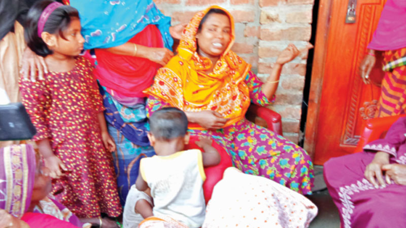 ঋণের কিস্তি ও সংসার চালানো নিয়ে দুশ্চিন্তা ঋণের কিস্তি ও সংসার চালানো নিয়ে দুশ্চিন্তা
