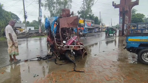 জামালপুরে সড়ক দুর্ঘটনায় শিক্ষকসহ নিহত ৩