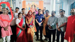 নাশকতা মামলার প্রধান আসামিকে নিয়ে পূজামণ্ডপে ইউএনও-ওসি