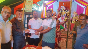 ফরিদপুরের পূজা মণ্ডপে হা-মীম গ্রুপের অনুদান