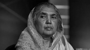 স্বামীর কবরে অন্তিম শয়নে মতিয়া চৌধুরী