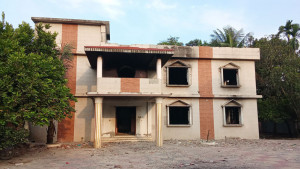 সাবেক হুইপের দৃষ্টিনন্দন বাড়িটি এখন বিরানভূমি