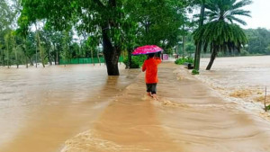 শেরপুরে হঠাৎ বন্যা, স্রোতে ভেসে দু’জনের মৃত্যু