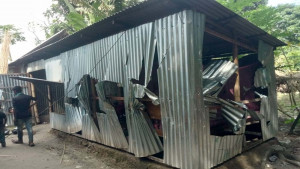 কাশিয়ানীতে ২০ বাড়িঘরে ভাঙচুর-লুটপাট