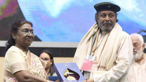 দাদা সাহেব ফালকে গ্রহণের পর যা বললেন মিঠুন