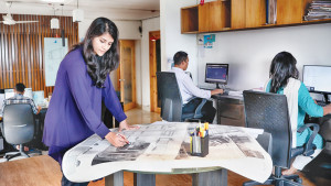 কর্মক্ষেত্রে নারীর যত প্রতিকূলতা