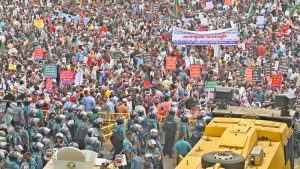 শাহবাগ ছাড়লেন অবরোধকারীরা, ৭ ঘণ্টা পর যানচলাচল স্বাভাবিক