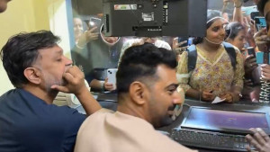 কাউন্টারে বসে টিকিট বিক্রি করলেন দেব-সৃজিত