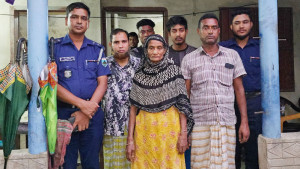 বাধ্য হলো অবাধ্য সন্তান ঘরে ফিরলেন বৃদ্ধা