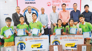 আমরা গণতন্ত্র পাই না, তাই বিজ্ঞান চর্চা হয় না
