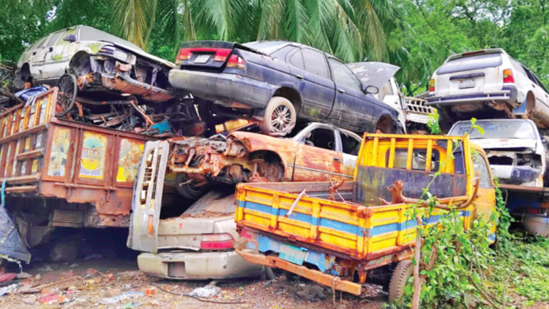 রাজধানীতে ট্রাফিক আইন লঙ্ঘনে ৭৪ গাড়ি ডাম্পিং রাজধানীতে ট্রাফিক আইন লঙ্ঘনে ৭৪ গাড়ি ডাম্পিং