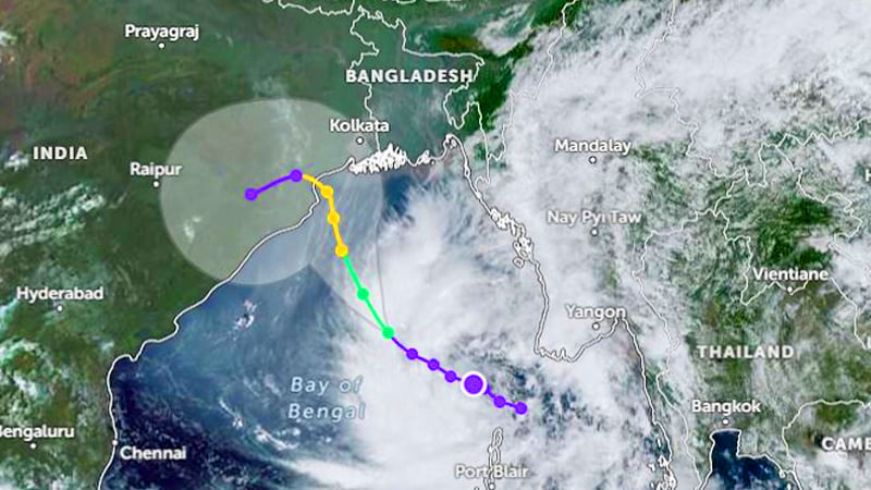 ঘূর্ণিঝড় ‘ডানা’: আরও এগিয়ে এলো, বাড়লো সতর্ক সংকেত ঘূর্ণিঝড় ‘ডানা’: আরও এগিয়ে এলো, বাড়লো সতর্ক সংকেত