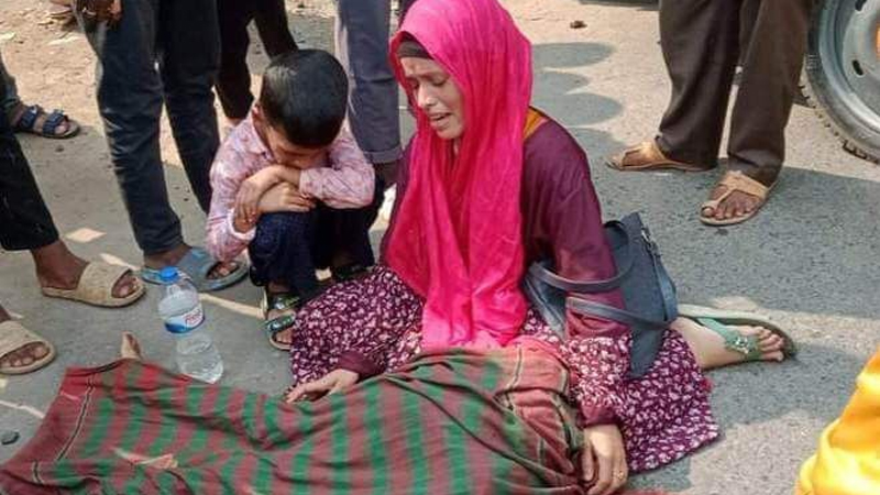 রাজশাহীতে বাসের চাকায় পিষ্ট হয়ে শিশুর মৃত্যু রাজশাহীতে বাসের চাকায় পিষ্ট হয়ে শিশুর মৃত্যু