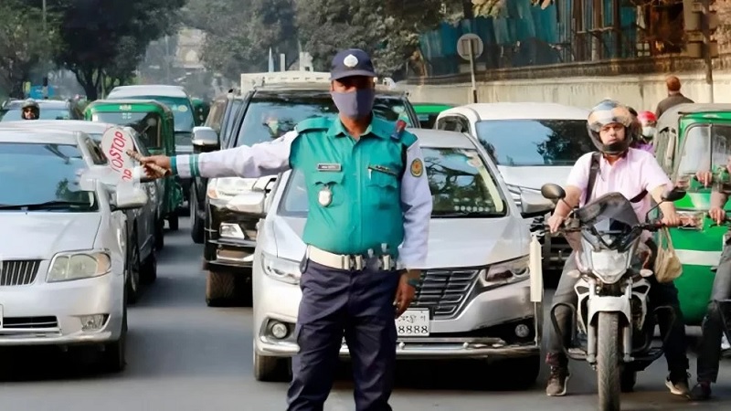 ট্রাফিক আইন লঙ্ঘনে কঠোর হচ্ছে ডিএমপি ট্রাফিক আইন লঙ্ঘনে কঠোর হচ্ছে ডিএমপি