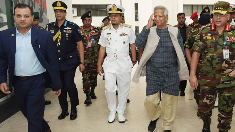 প্রথমবারের মতো সেনাসদরে প্রধান উপদেষ্টা প্রথমবারের মতো সেনাসদরে প্রধান উপদেষ্টা