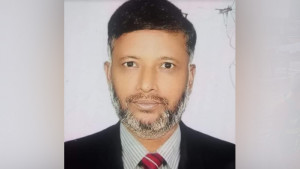আখাউড়ায় শিক্ষকের লাশ নিয়ে বিক্ষোভ