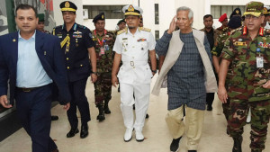 প্রথমবারের মতো সেনাসদরে প্রধান উপদেষ্টা
