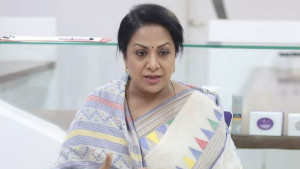 গরম জল ঢালার পরামর্শ, কানাডা থেকে যা বললেন অরুণা বিশ্বাস