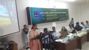 বিদেশি প্রজাতির গাছ রোপণ কমিয়ে আনতে হবে: পরিবেশ উপদেষ্টা