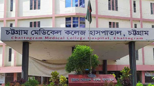 ‌'মুরুব্বি মুরুব্বি উঁহু উঁহু' বলায় নাতনির শরীরে গরম পানি ঢেলে দিলেন নানি