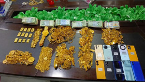 টেকনাফে সাড়ে ১০ কেজি সোনাসহ মিয়ানমারের ‍২ নাগরিক আটক
